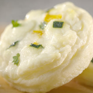 Egg White Bites with Spinach and Yellow Pepper image
