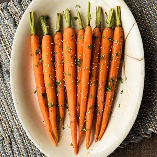 Spicy Honey-Glazed Carrots image